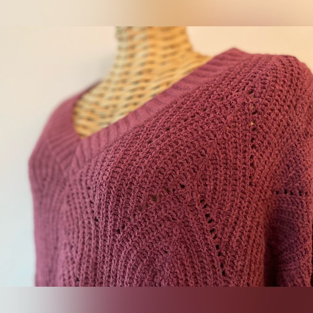 American Eagle, juniors sz Med, Mauve, Sweater